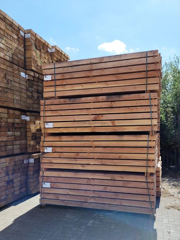 Untreated Douglas Fir Garden Sleepers PEFC – 100x200x2400mm – Pack of 30